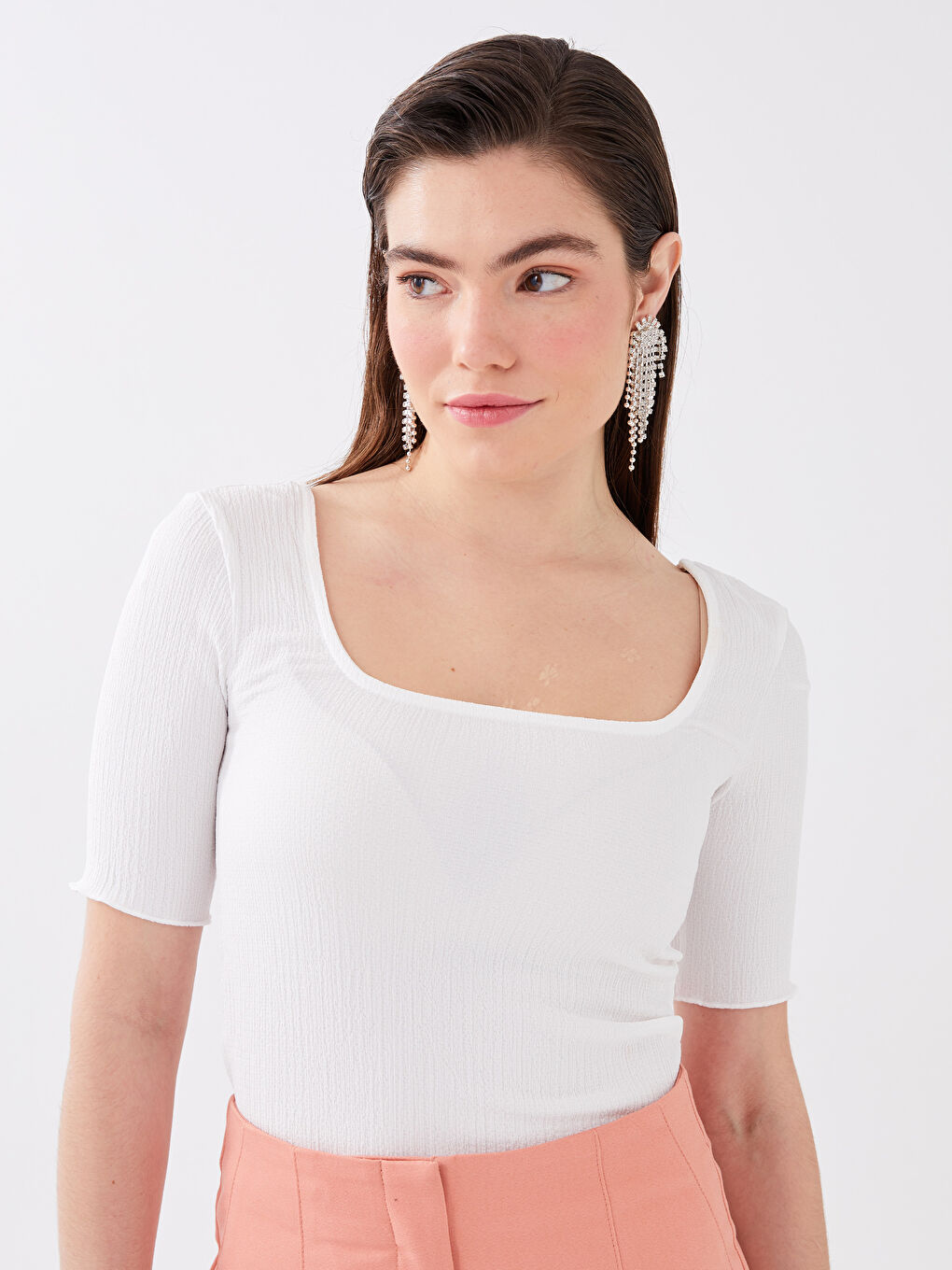 Ekru U Yaka Düz Kısa Kollu Kadın Body-1