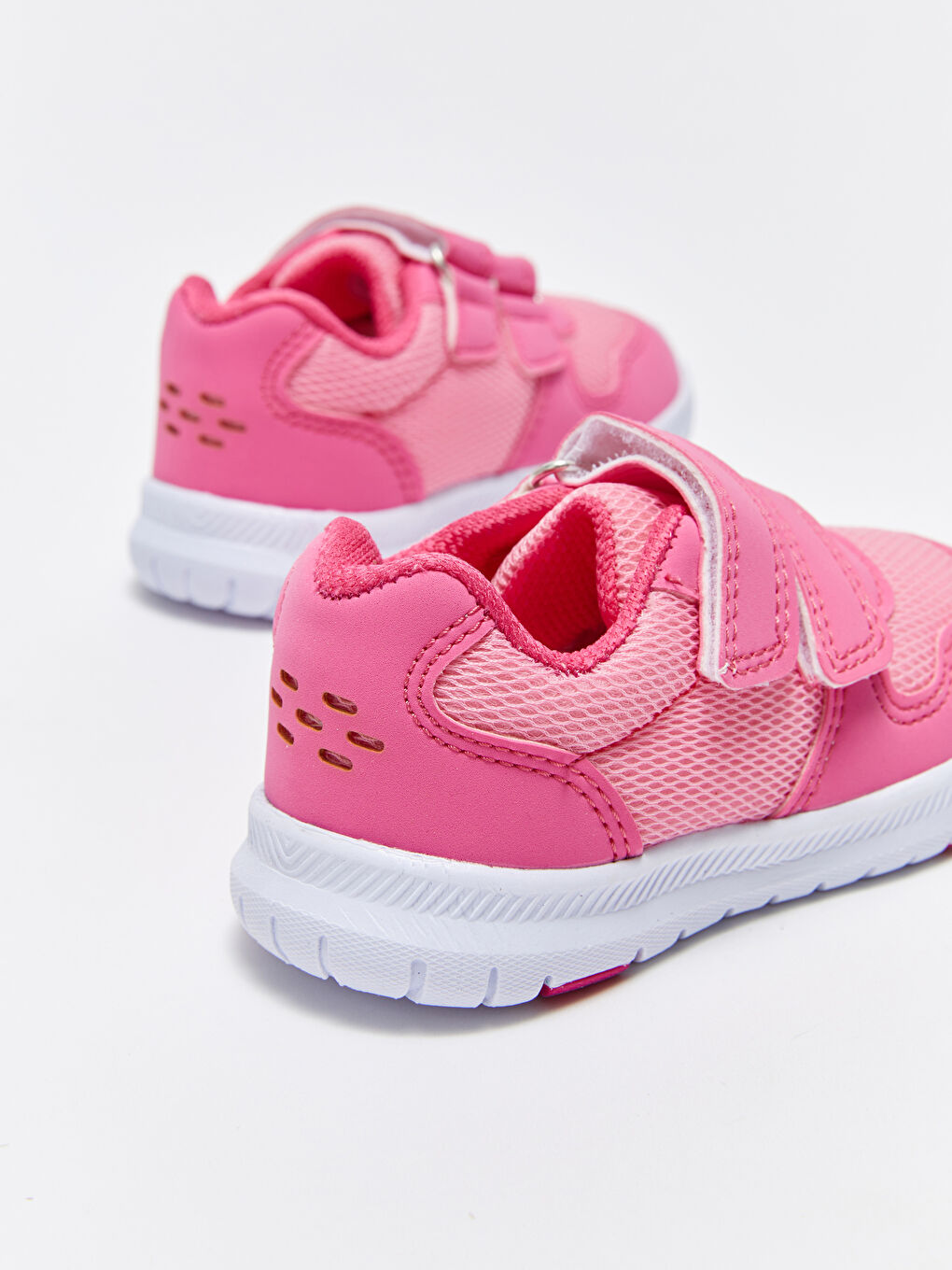 LCW STEPS Hook and Loop Baby Girls' Sneakers -S3FP77Z1-CRC