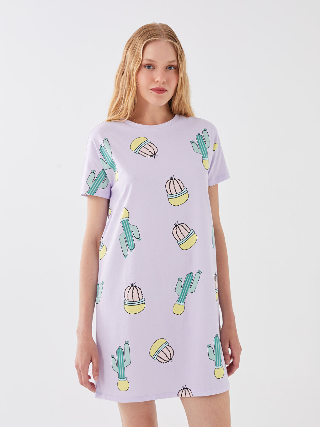 Lila Bisiklet Yaka Desenli Kısa Kollu Kadın Gecelik-1