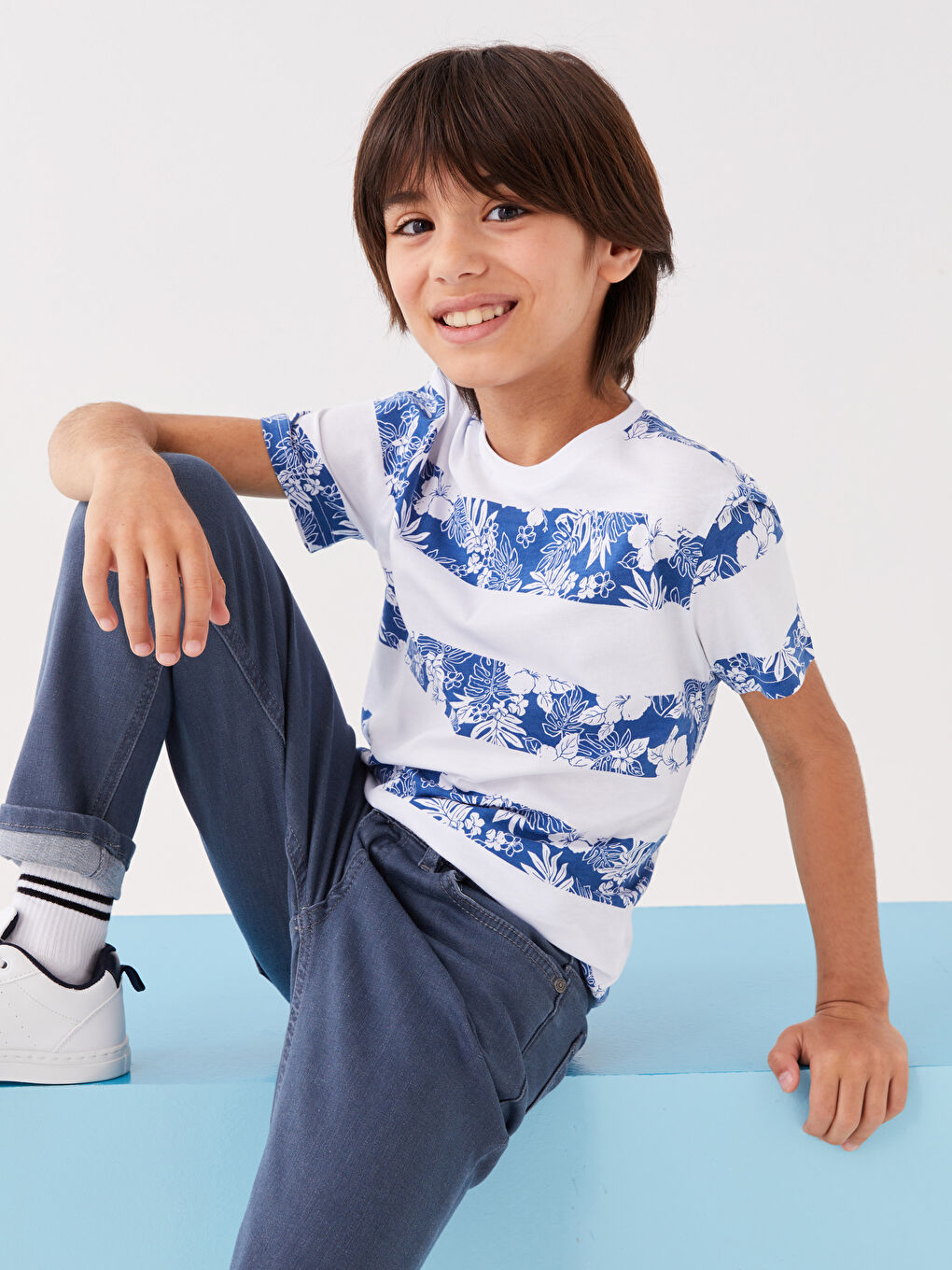 Lacivert Bisiklet Yaka Desenli Kısa Kollu Erkek Çocuk Tişört