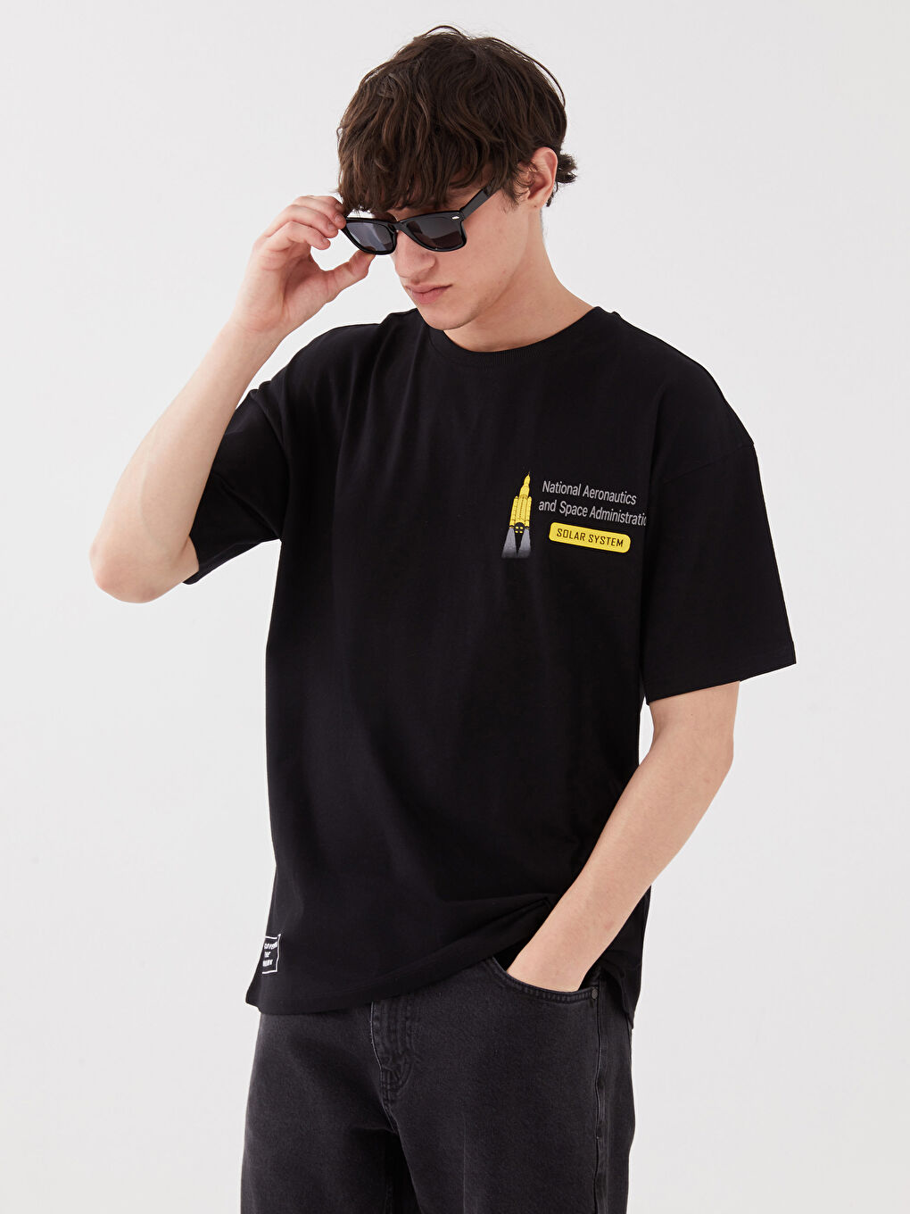 Siyah Bisiklet Yaka Kısa Kollu Baskılı Penye Erkek Tişört-1