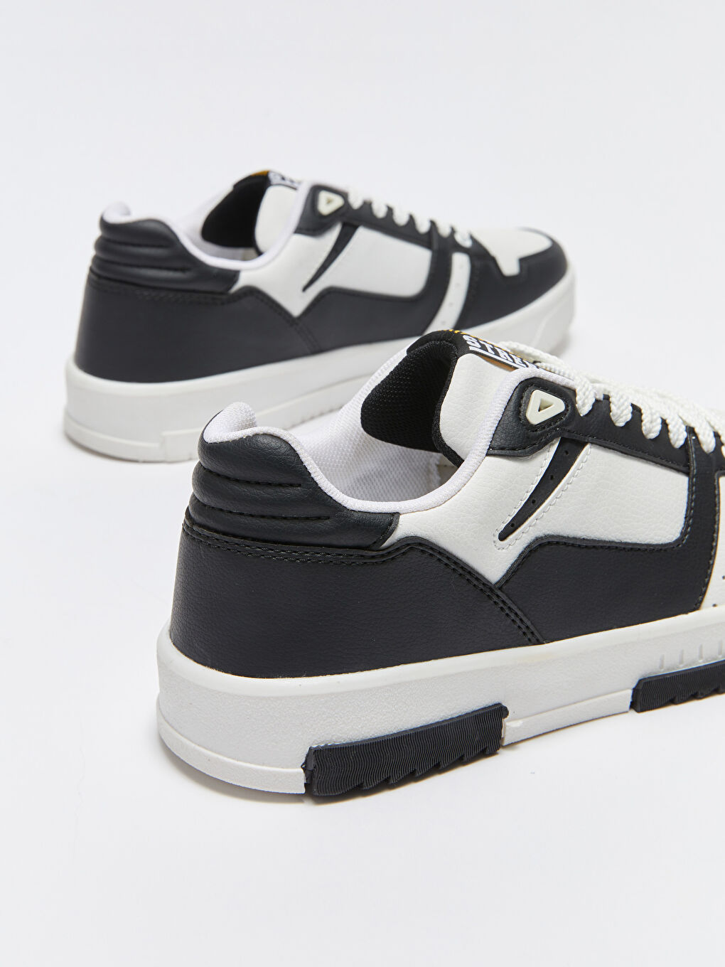 Siyah Renk Bloklu Bağcıklı Erkek Spor Ayakkabı-4