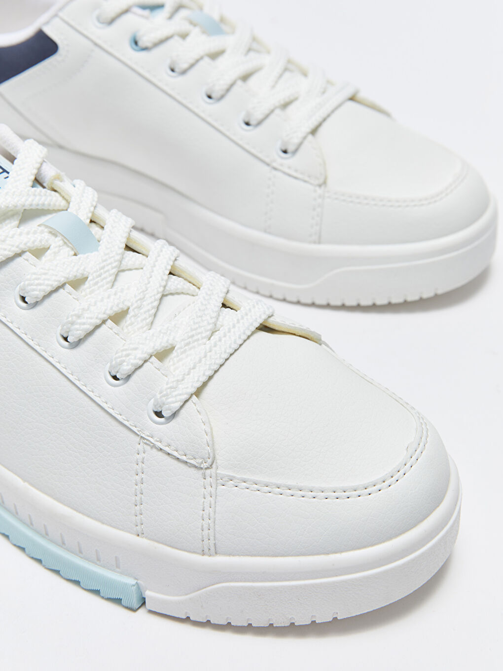 Beyaz Bağcıklı Erkek Spor Ayakkabı-2