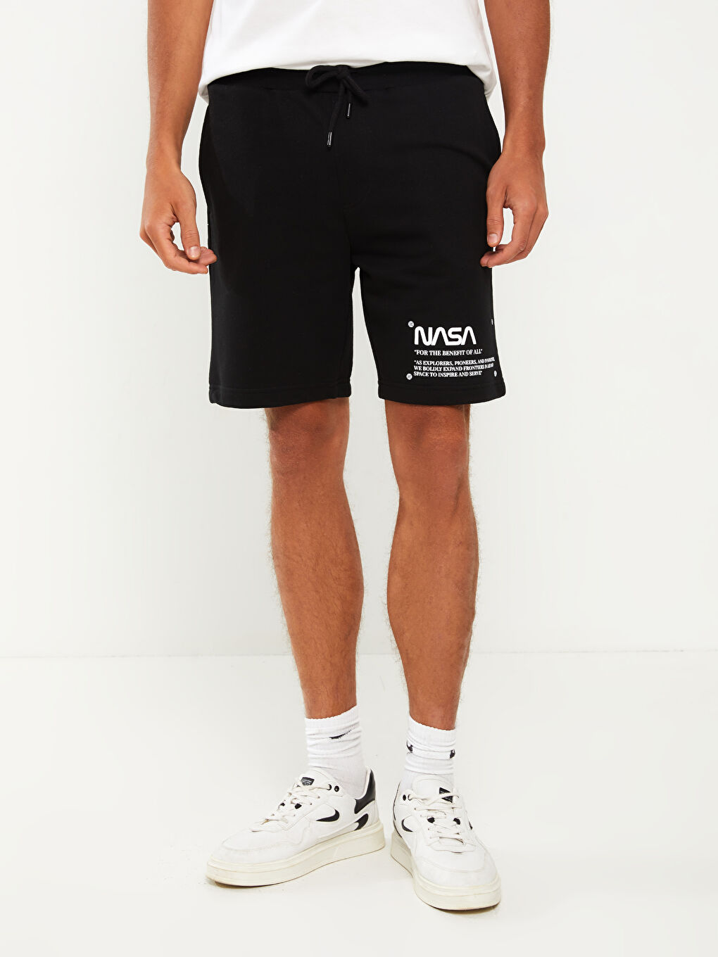 Siyah Standart Kalıp Baskılı Erkek Şort-2
