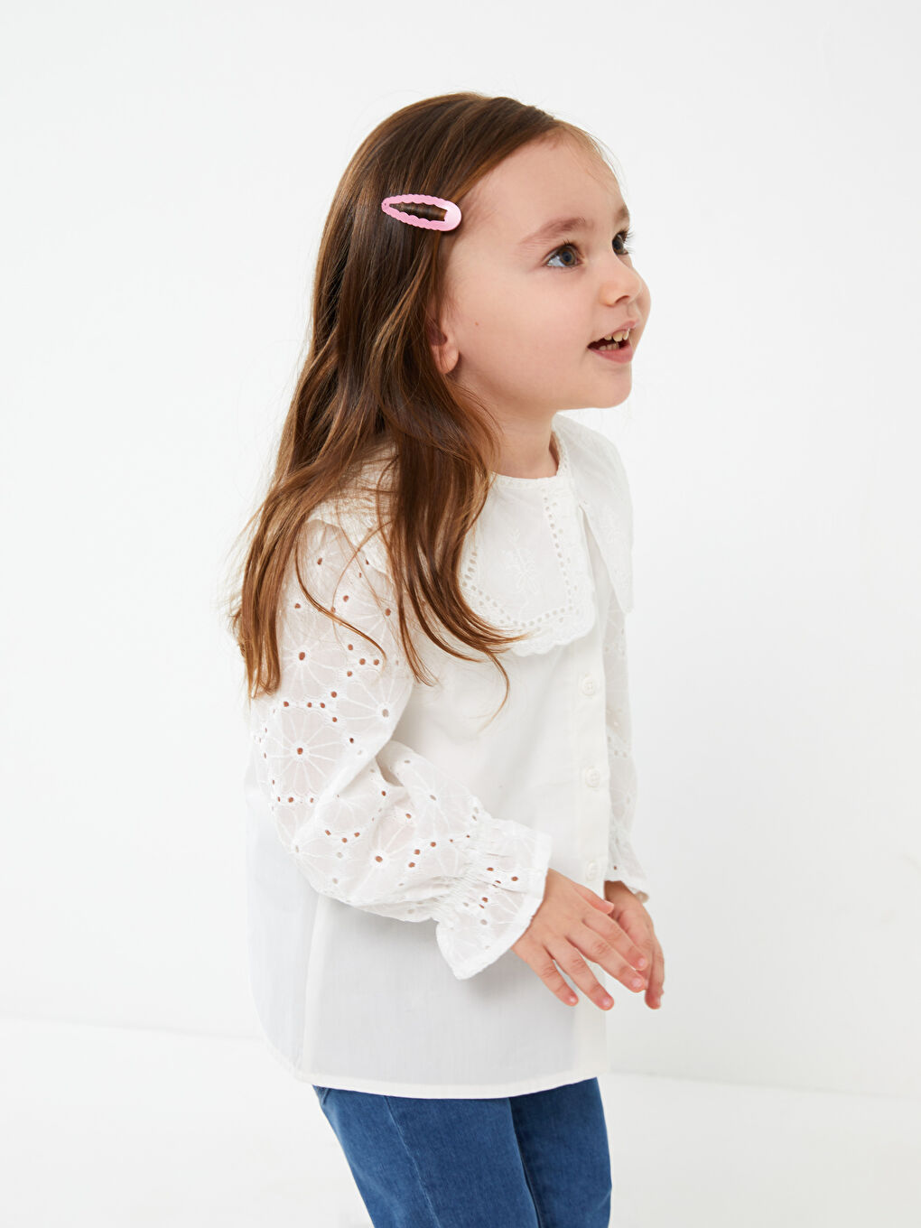 Beyaz Bebe Yaka Uzun Kollu Nakışlı Kız Bebek Gömlek-1