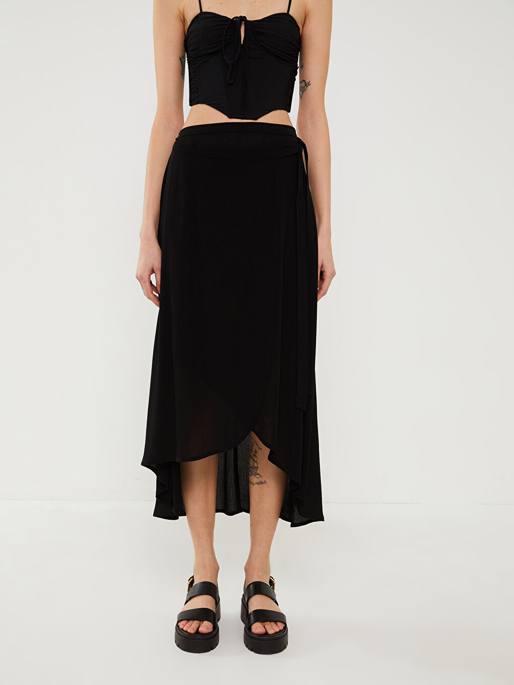 Siyah Beli Lastikli Düz Krinkle Kadın Etek-3