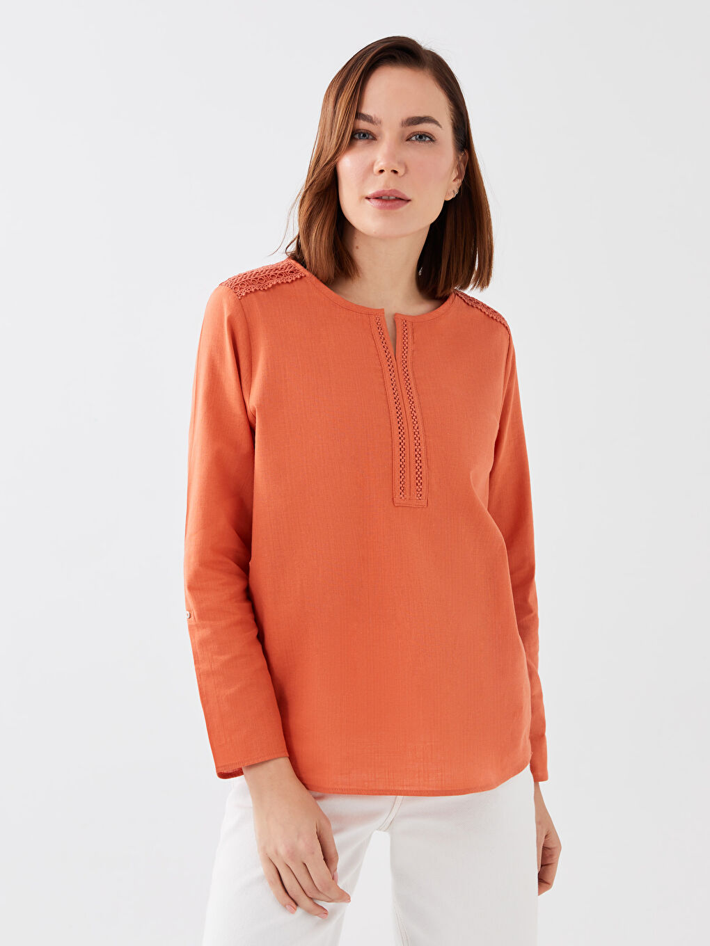 Turuncu Kaçık Yaka Dantel Detaylı Uzun Kollu Poplin Kadın Bluz
