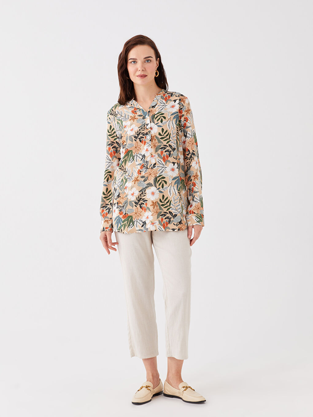 Bej Kaçık Yaka Çiçekli Uzun Kollu Kadın Bluz-2