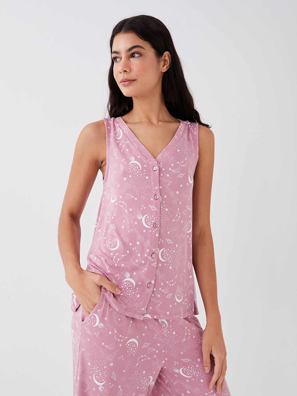 Pembe V Yaka Desenli Kadın Kaprili Pijama Takımı-1