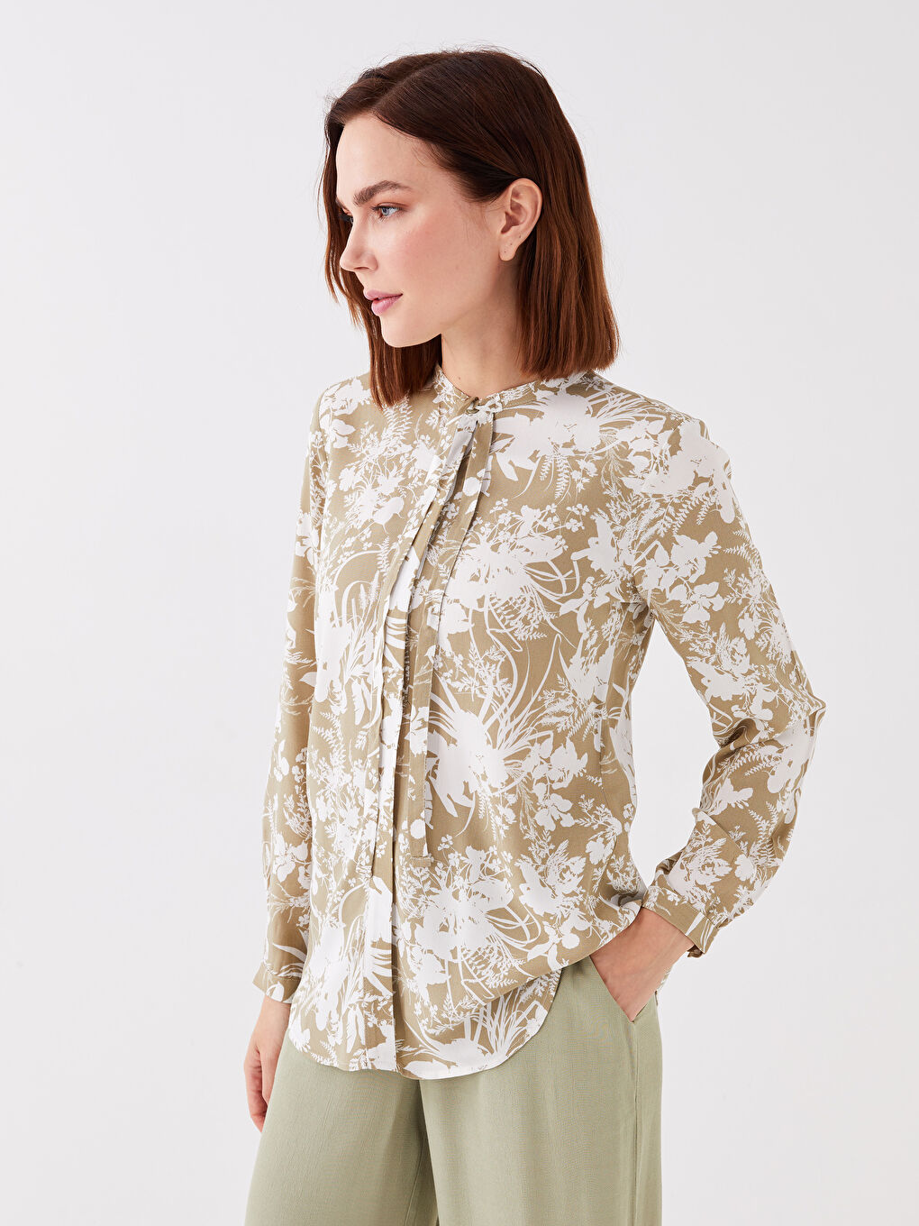 Yeşil Bağlamalı Yaka Desenli Uzun Kollu Kadın Bluz