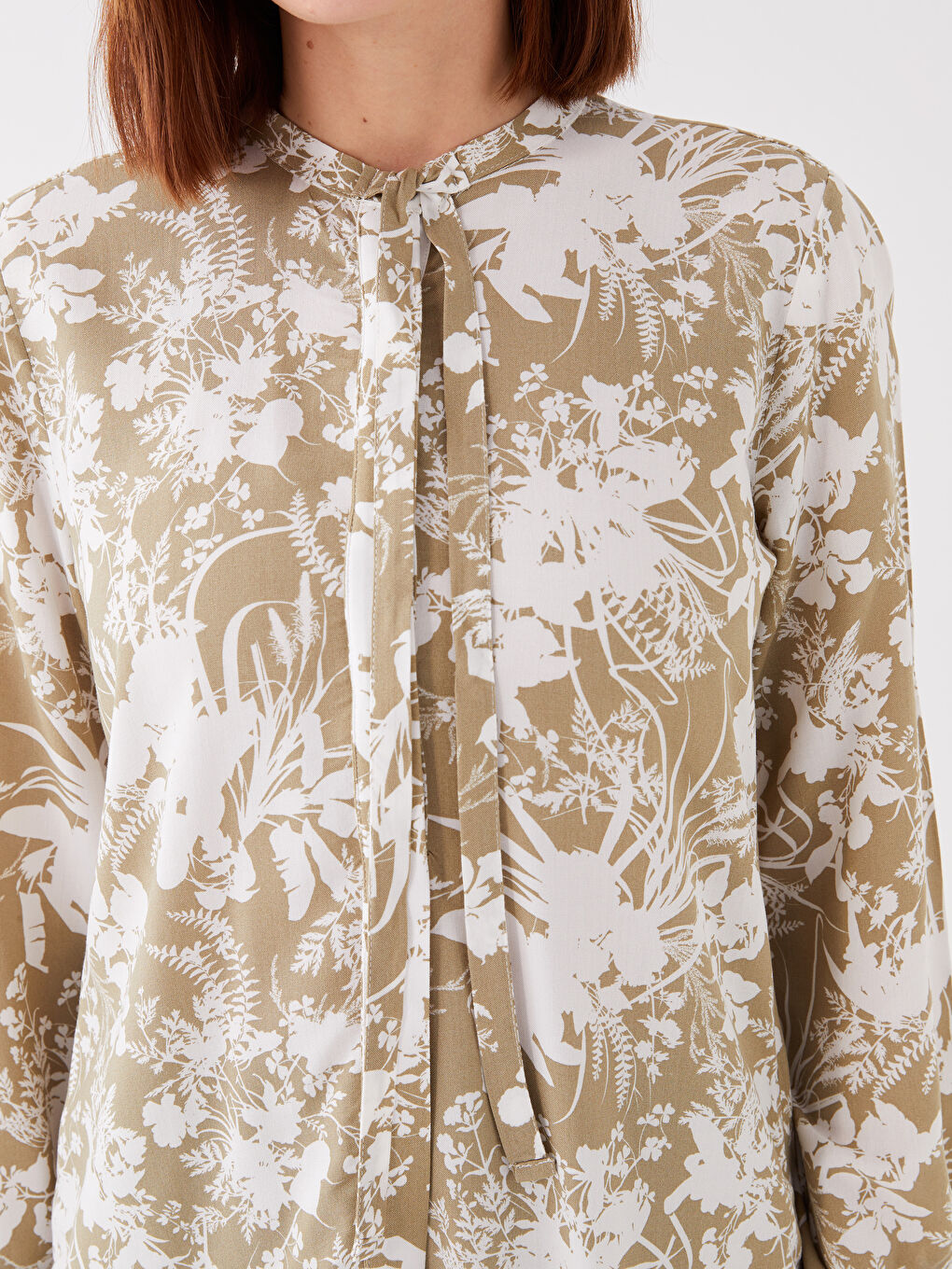 Yeşil Bağlamalı Yaka Desenli Uzun Kollu Kadın Bluz-3