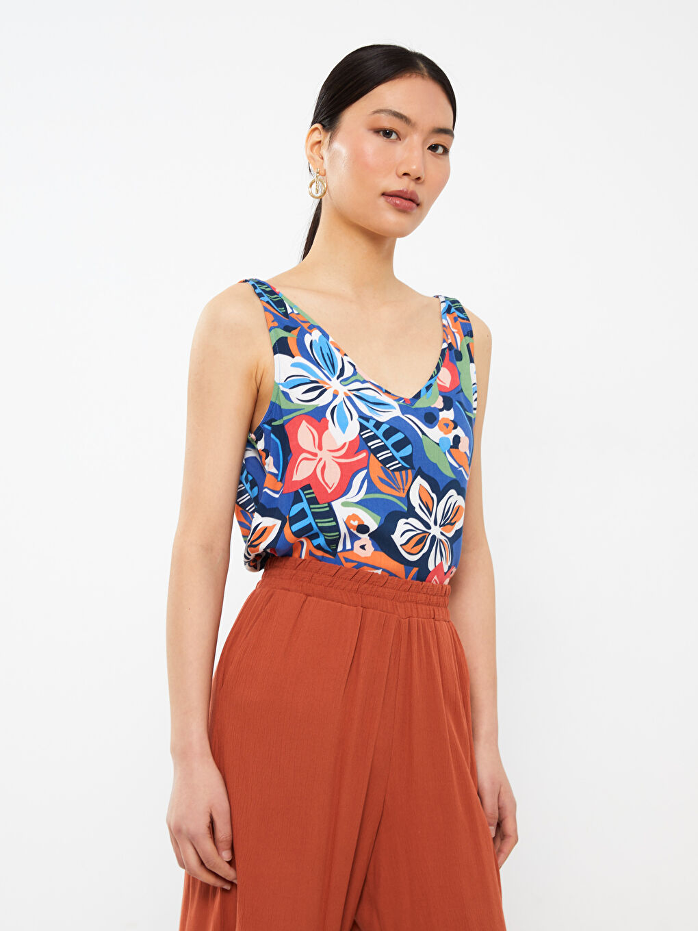 Karışık V Yaka Çiçekli Kadın Atlet-1