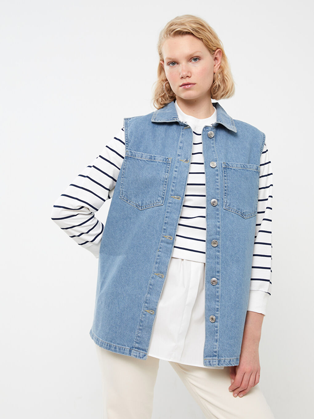 Women's Shirt Neck Regular Jean Vest