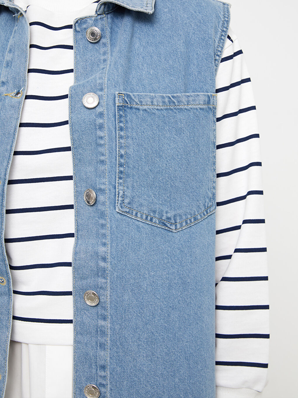 Women's Shirt Neck Regular Jean Vest-3