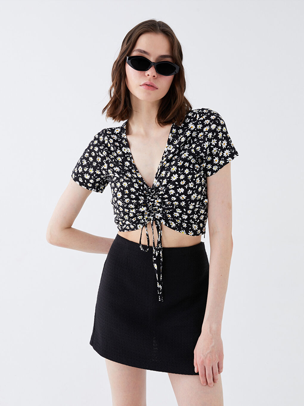 Blouse Coupe Courte à Manches Courtes Florale à Encolure en V pour Femmes-1