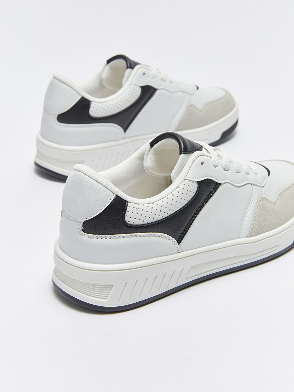 Beyaz Renk Bloklu Bağcıklı Kadın Spor Ayakkabı-4