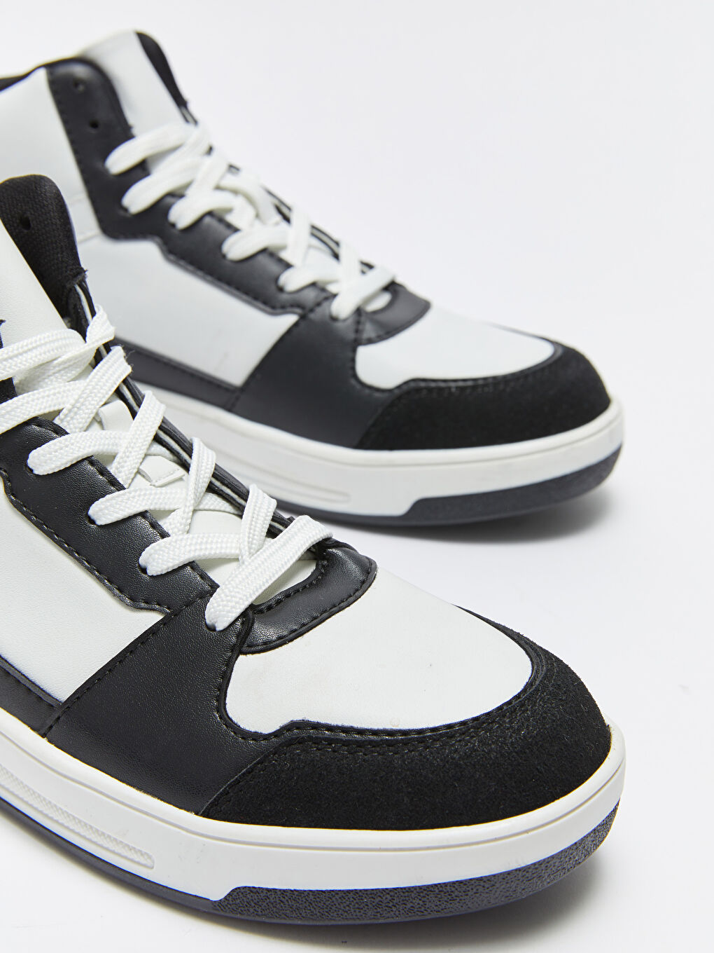 Siyah Renk Bloklu Bağcıklı Bilek Boy Kadın Spor Ayakkabı-2