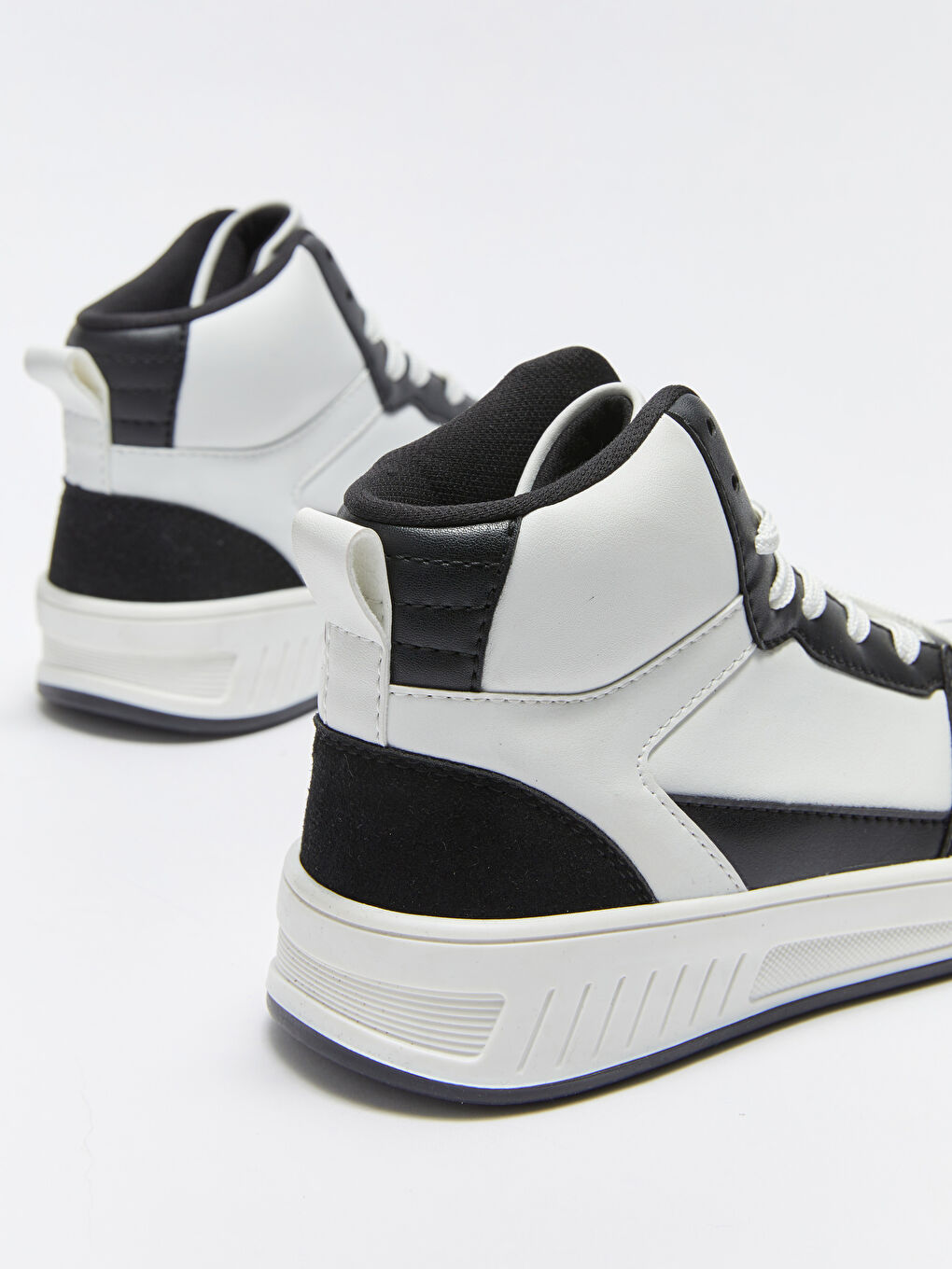 Siyah Renk Bloklu Bağcıklı Bilek Boy Kadın Spor Ayakkabı-4