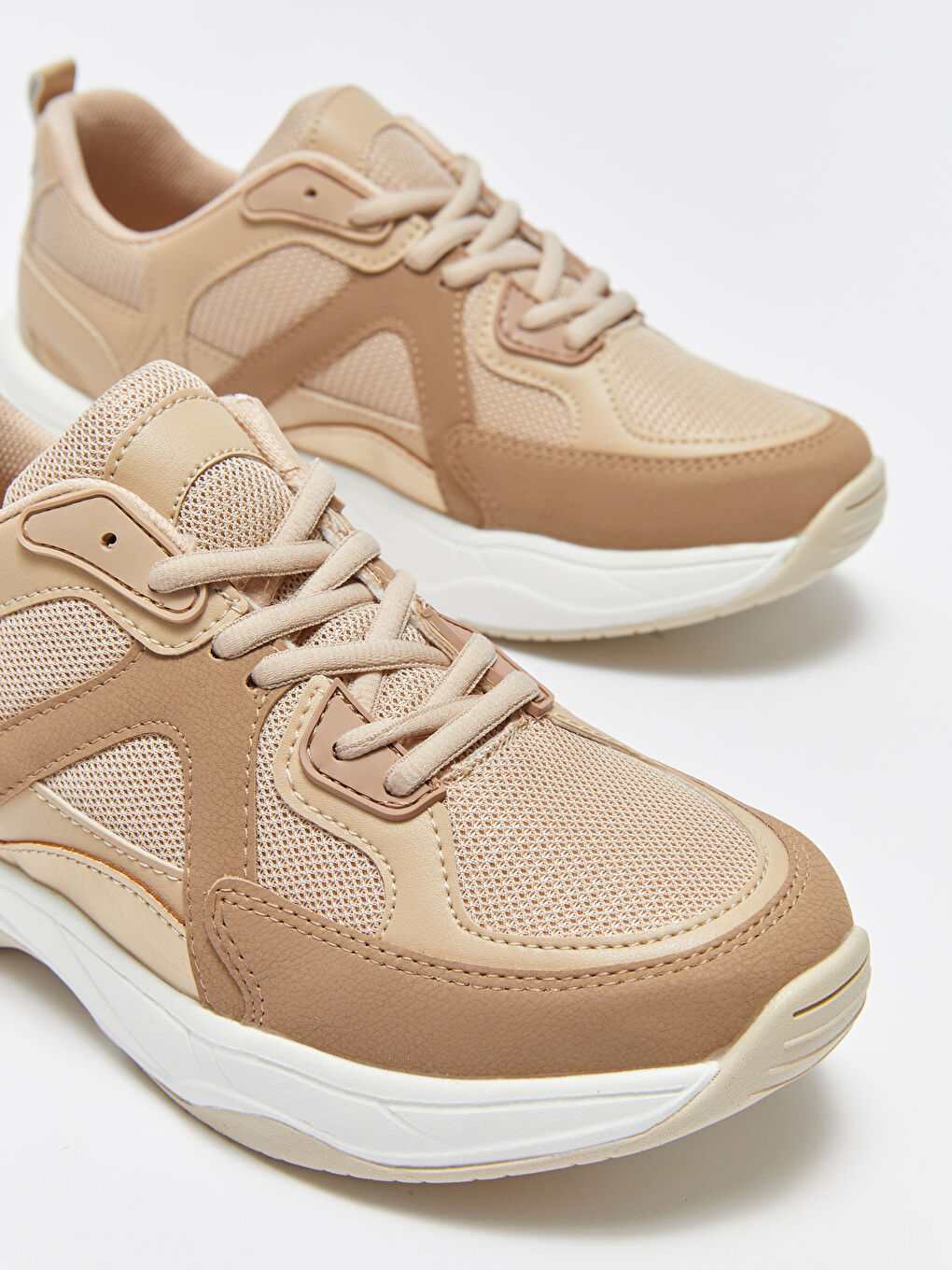 Bej Bağcıklı Renk Bloklu Kadın Spor Ayakkabı-2