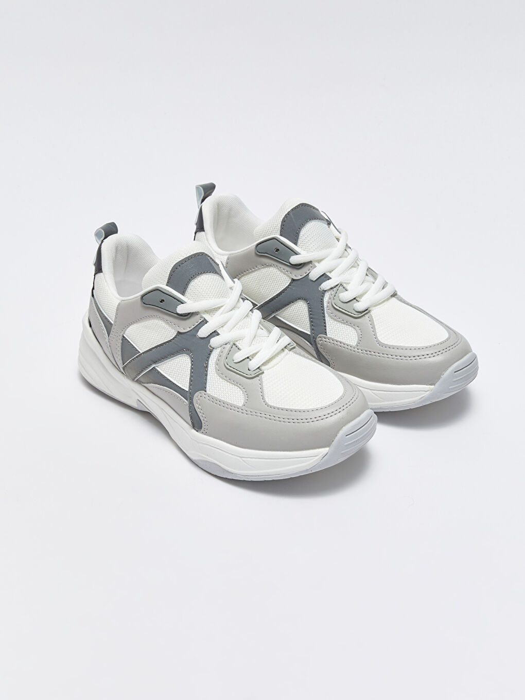 Gri Bağcıklı Renk Bloklu Kadın Spor Ayakkabı