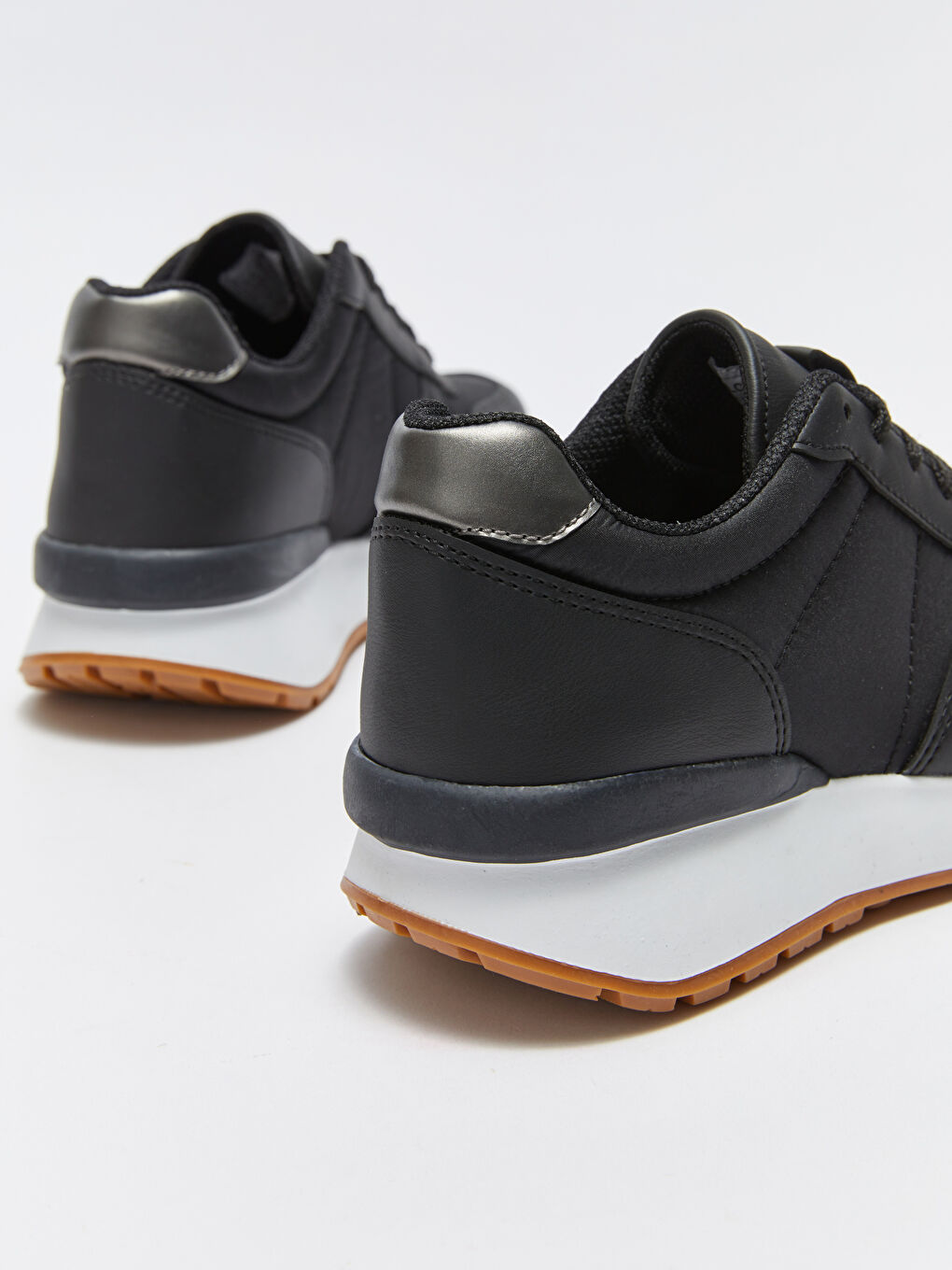 Siyah Bağcıklı Kadın Spor Ayakkabı-4