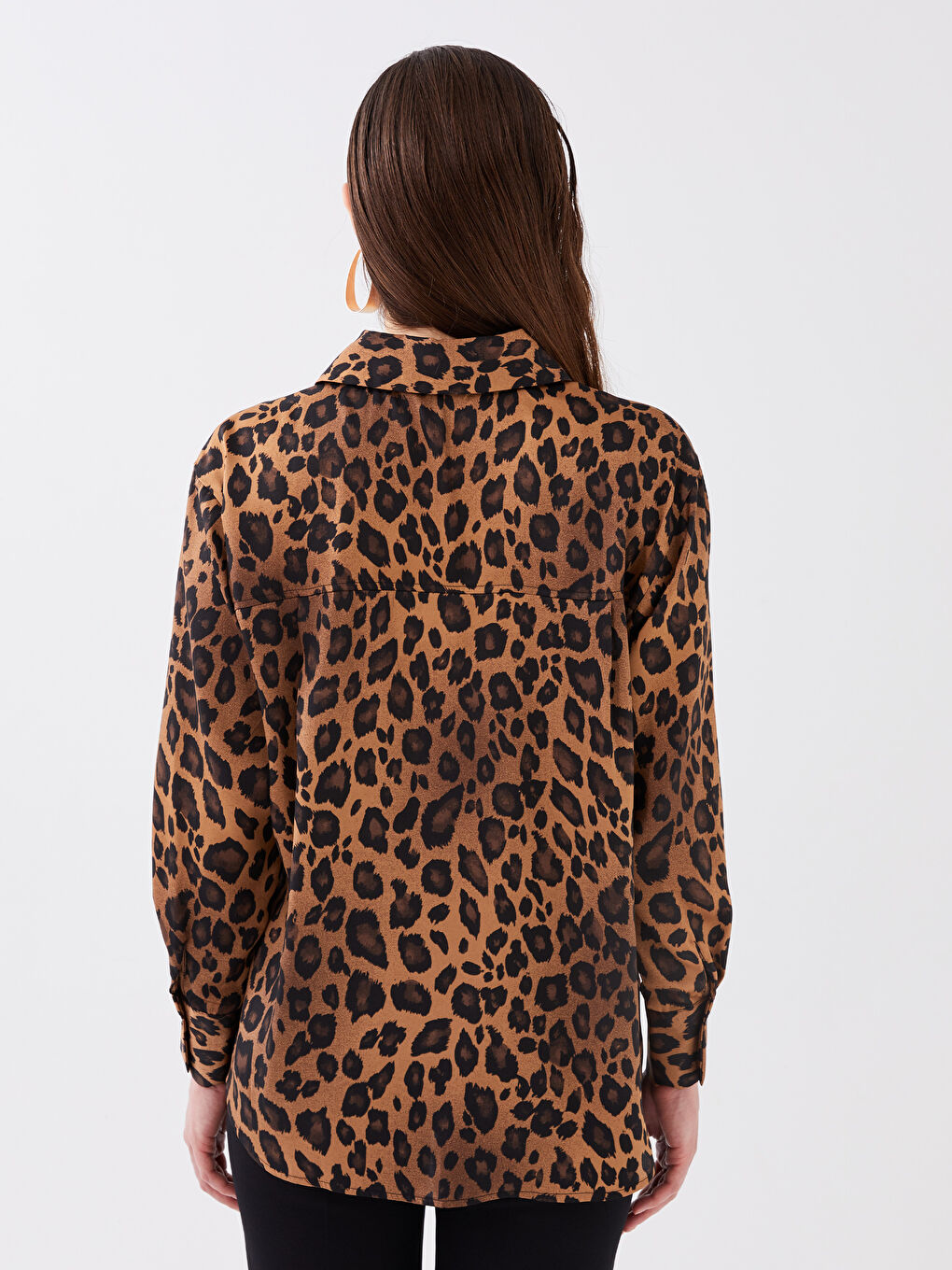 Kahverengi Desenli Oversize Saten Kadın Gömlek-4