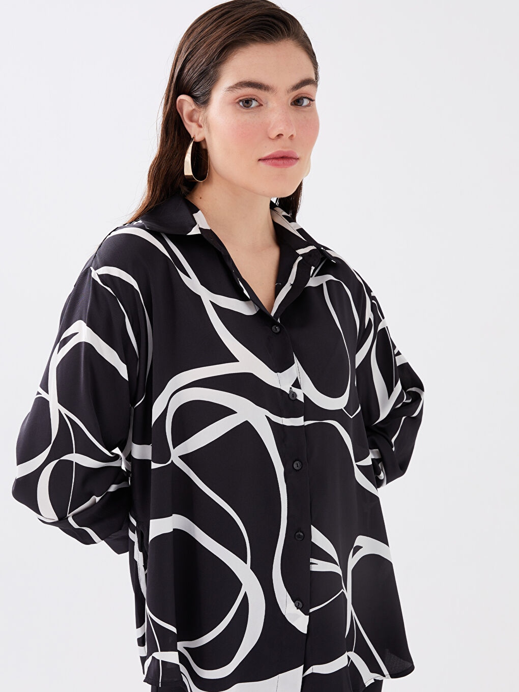 Ekru Desenli Oversize Saten Kadın Gömlek-1