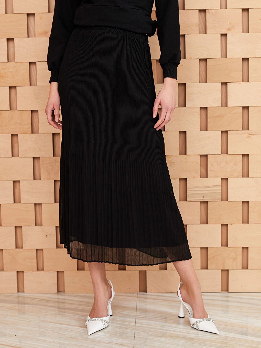 Siyah Beli Lastikli Düz Şifon Kadın Pileli Etek-2