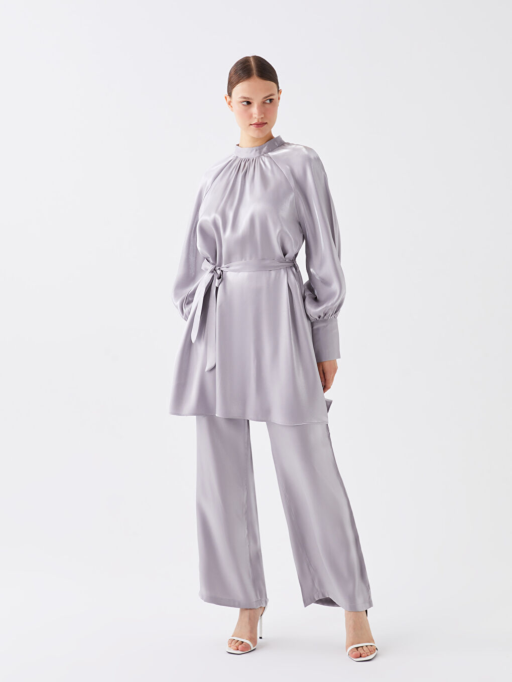 Gri Dik Yaka Düz Uzun Kollu Saten Kadın Tunik-2