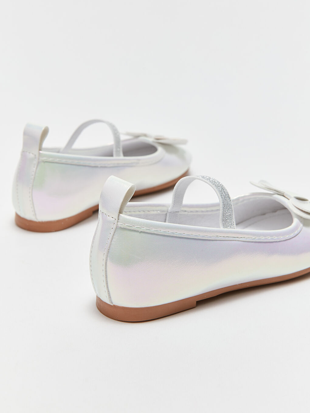 Beyaz Fiyonk Detaylı Kız Bebek Babet-4