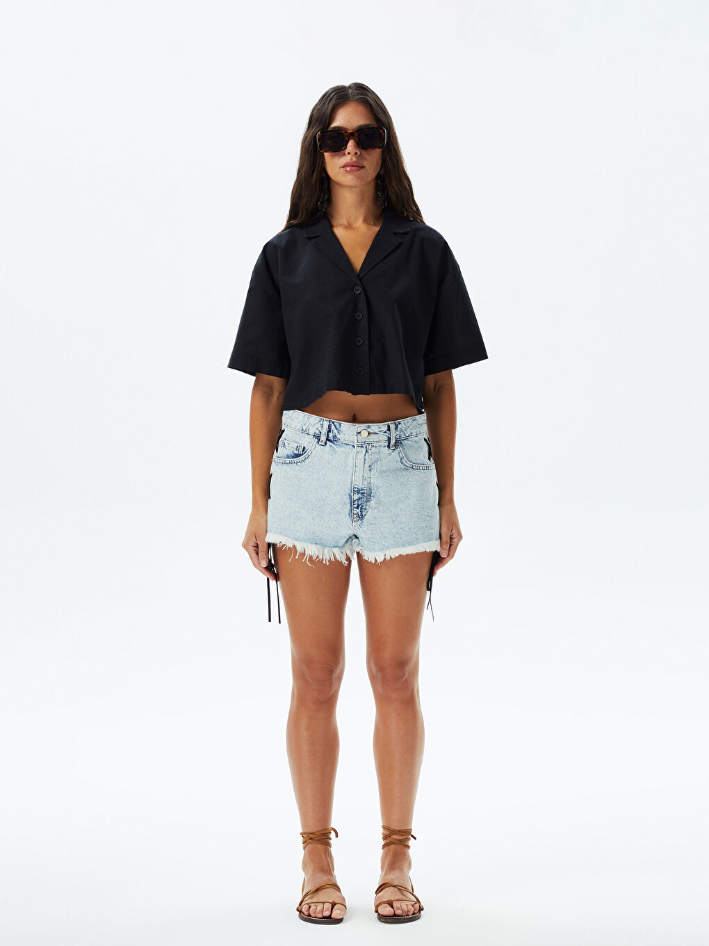 Однотонная Укороченная Льняная Рубашка с Короткими Рукавами Женская