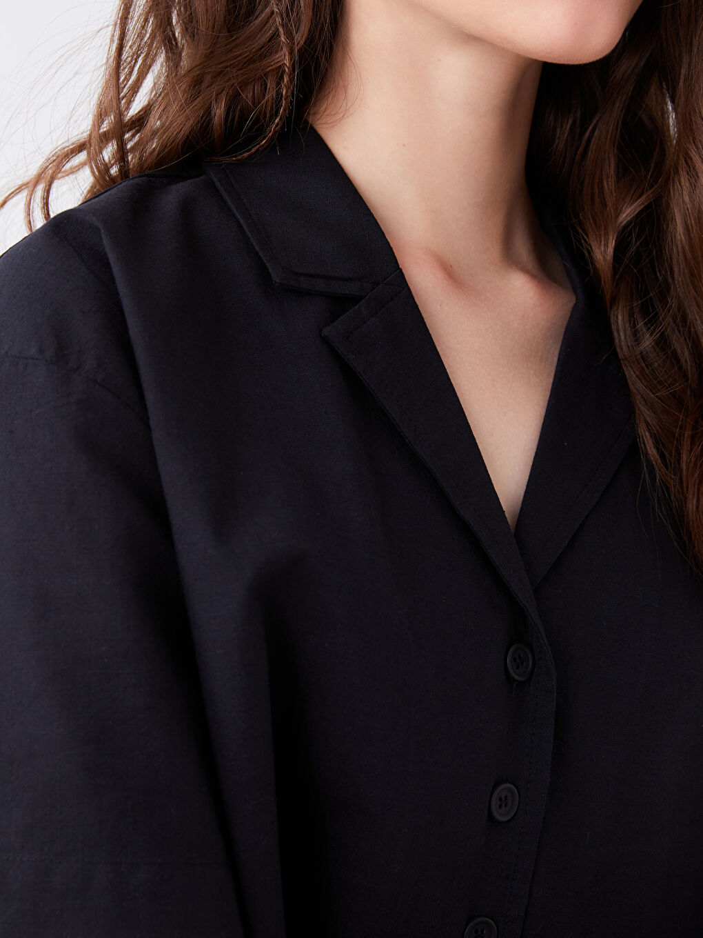 Однотонная Укороченная Льняная Рубашка с Короткими Рукавами Женская-4