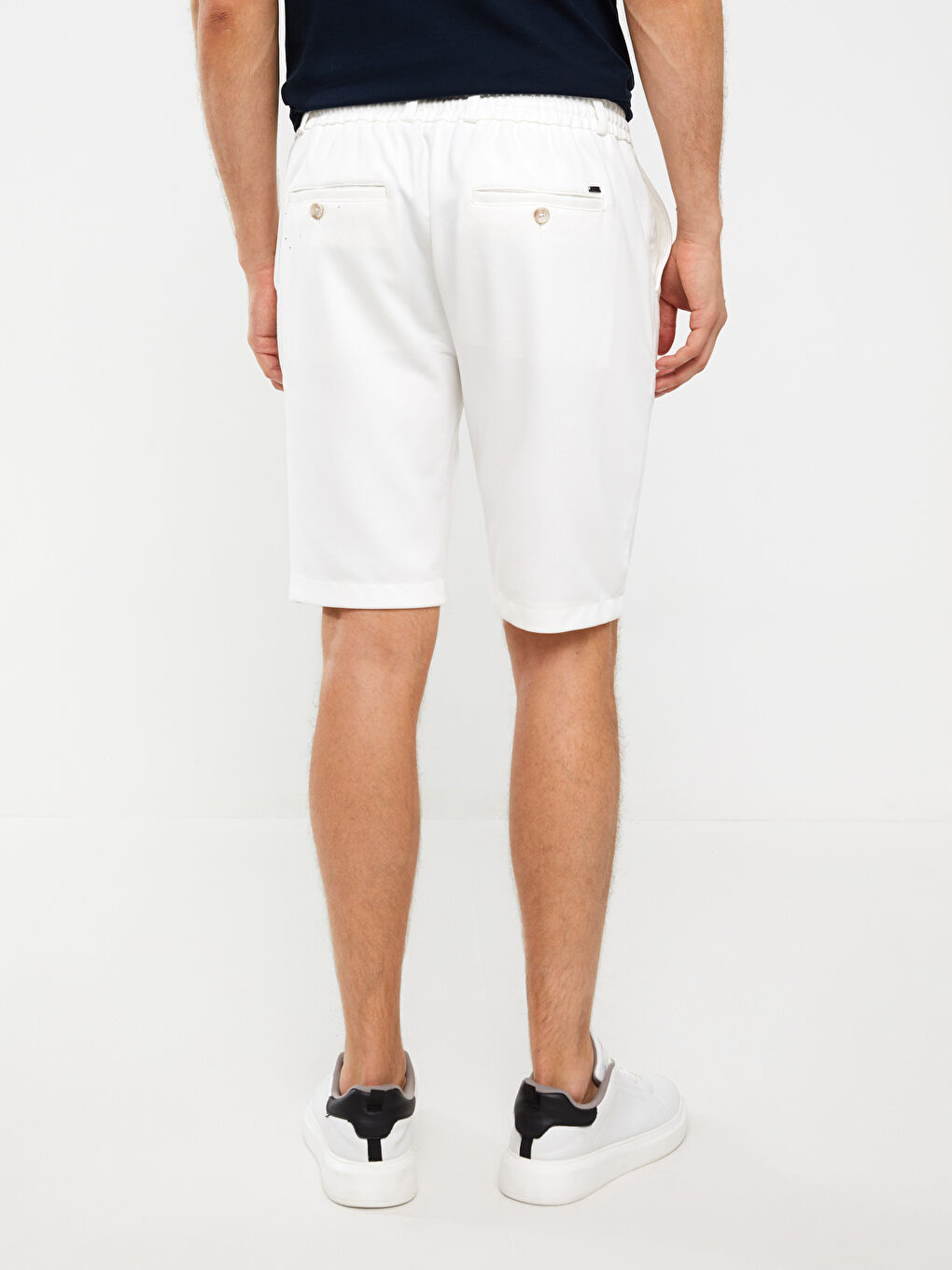 Beyaz Slim Fit Armürlü Erkek Şort-4