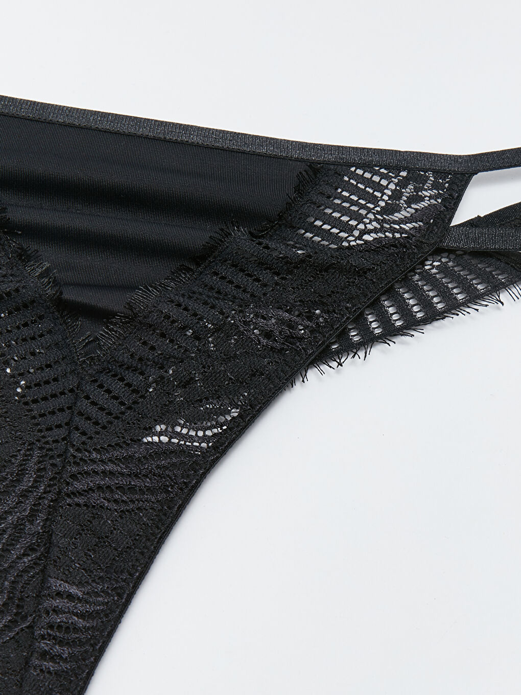 Lace Detailed Fantasy Thong Panties -S3FV66Z8-CVL