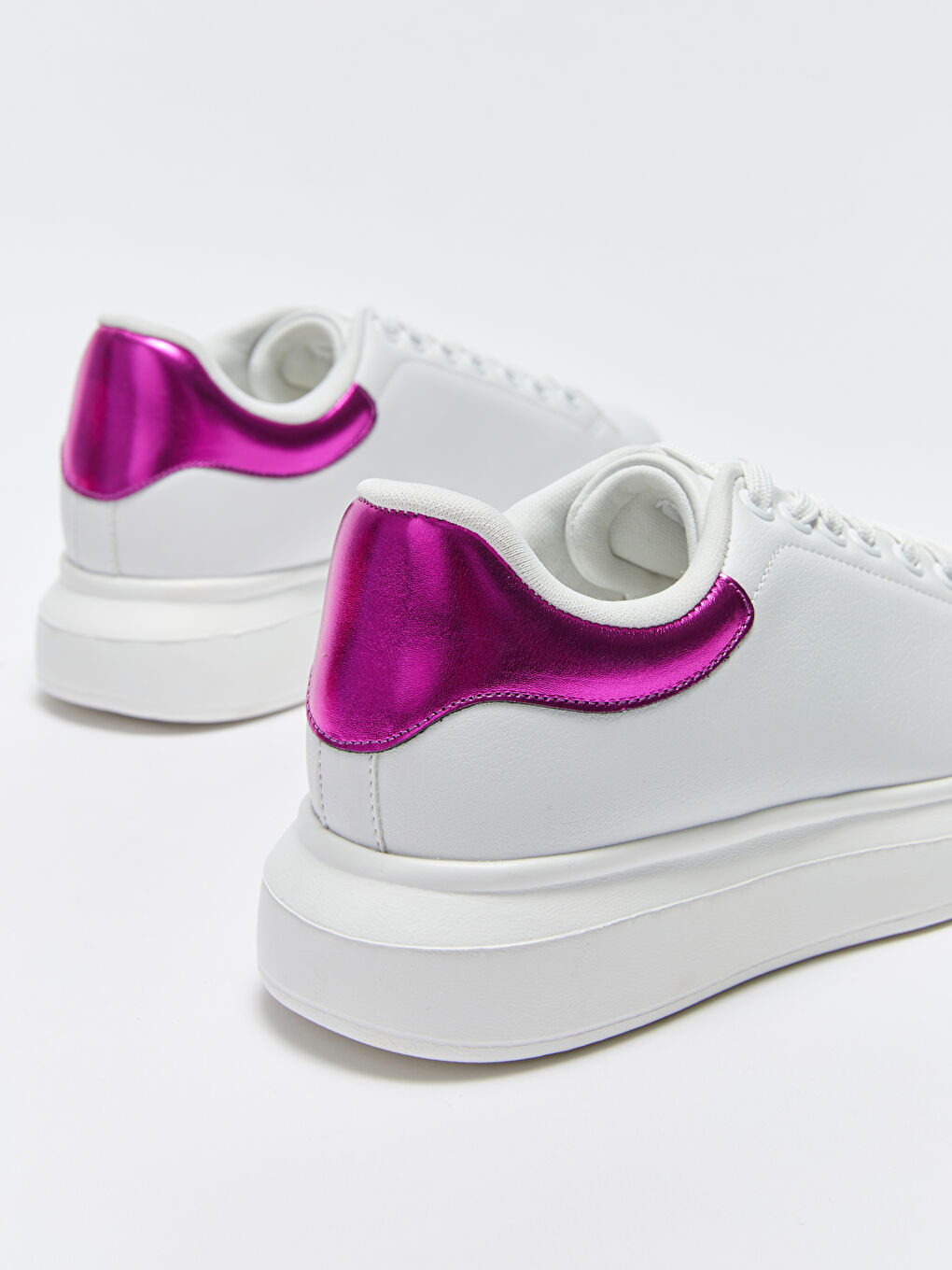 Beyaz Bağcıklı Kadın Spor Ayakkabı-4