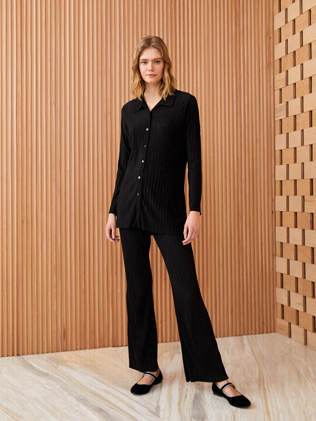 Siyah Beli Lastikli İspanyol Paça Kadın Pantolon