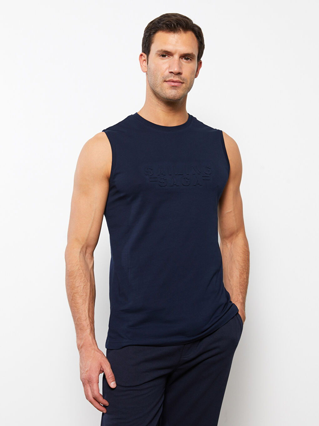 تيشيرت بدون أكمام مطبوع برقبة دائرية جيرسي للرجال-2