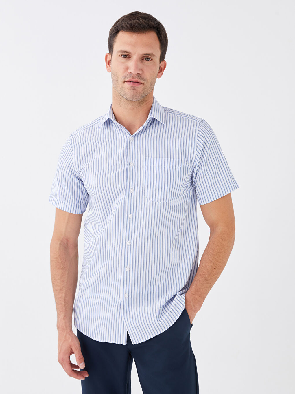 قميص بوبلين مخطط كم قصير عادي للرجال-1