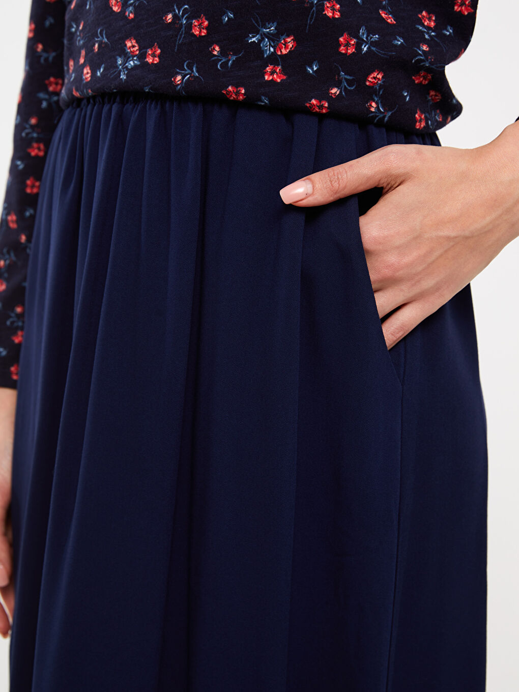 تنورة نسائية سادة خصر مطاطي قماش غاباردين-3