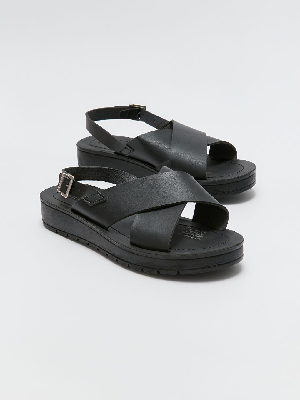 Siyah Çapraz Bantlı Toka Detaylı Kadın Sandalet-2