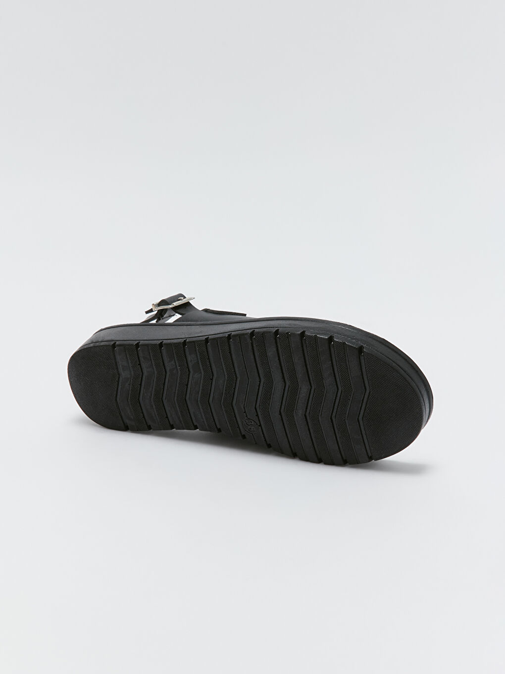 Siyah Çapraz Bantlı Toka Detaylı Kadın Sandalet-4