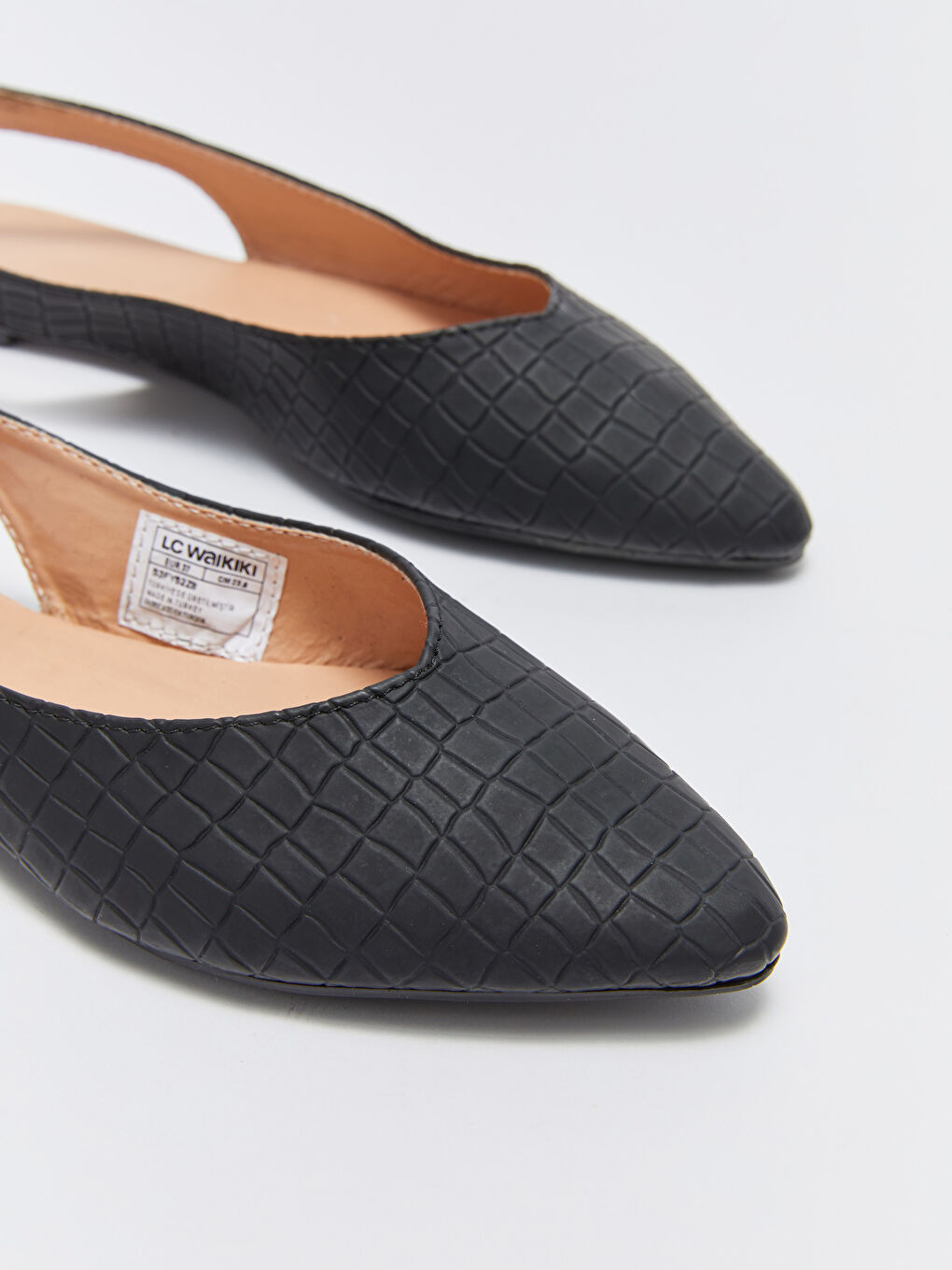 Siyah Deri Görünümlü Kadın Babet-2