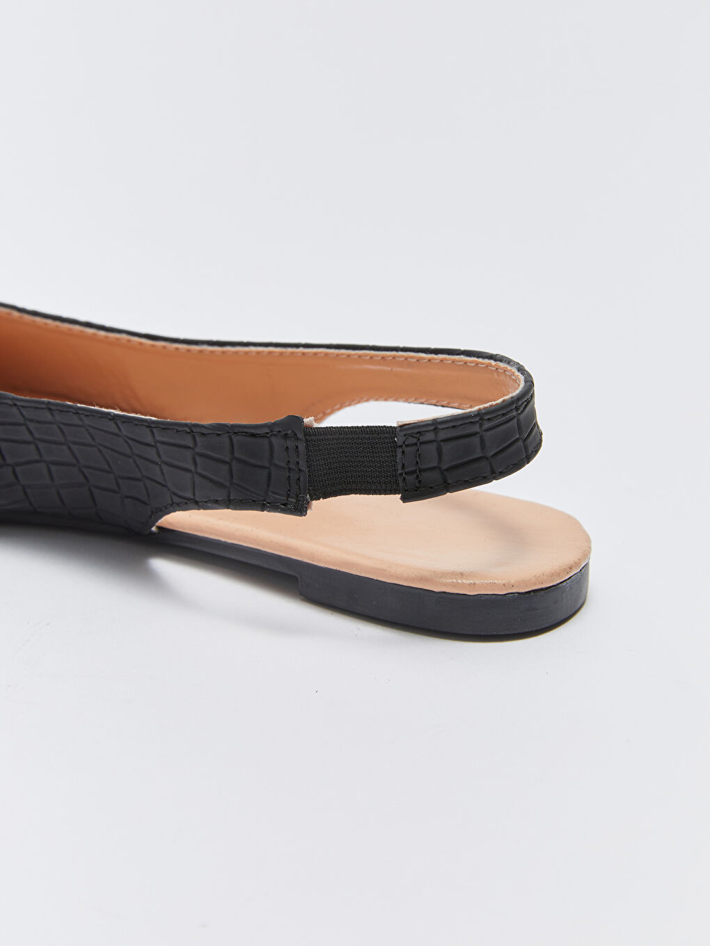 Siyah Deri Görünümlü Kadın Babet-5