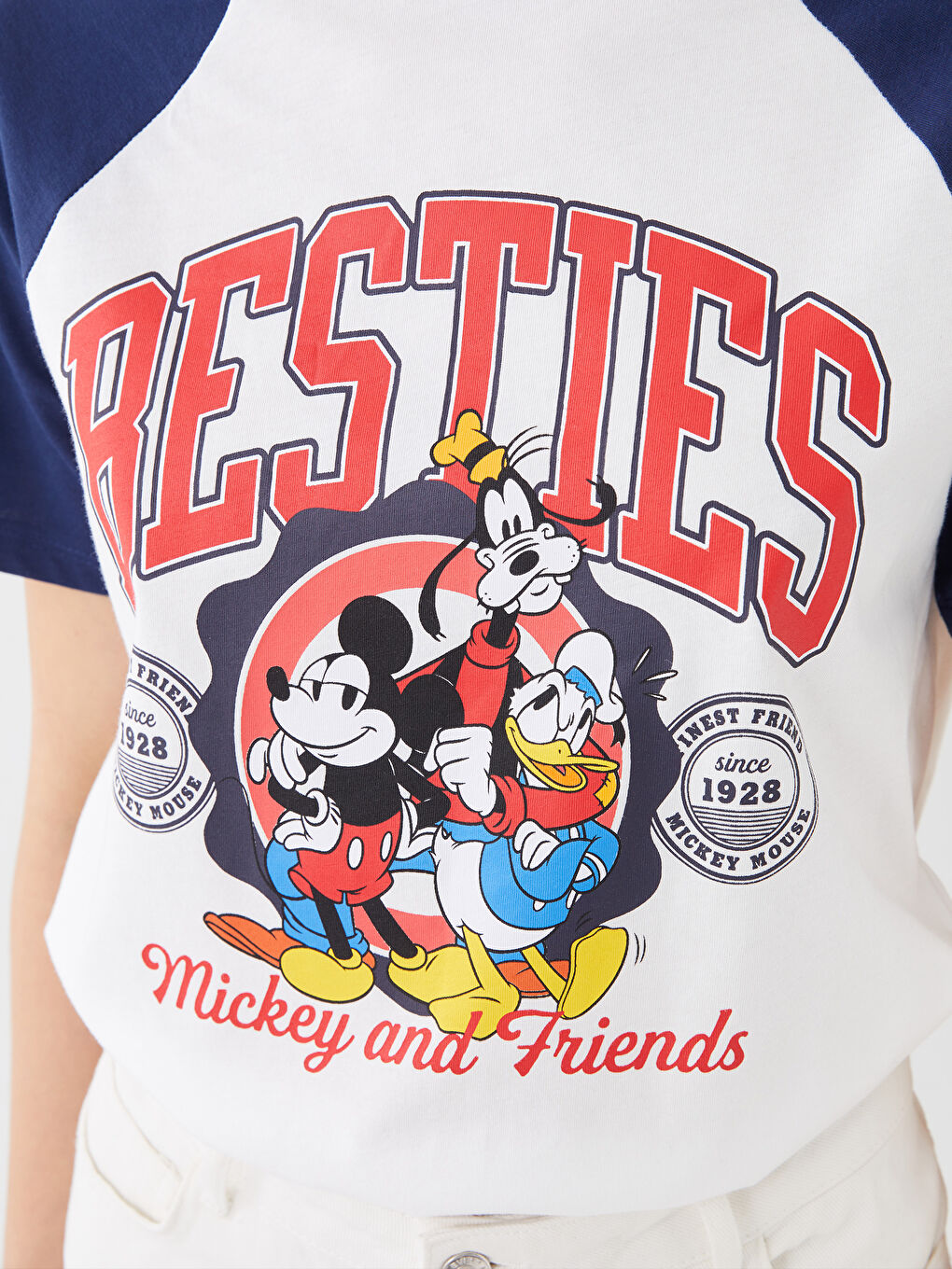 Women's Mickey Mouse and Friends Printed T-Shirt -S3G012Z8-FDU