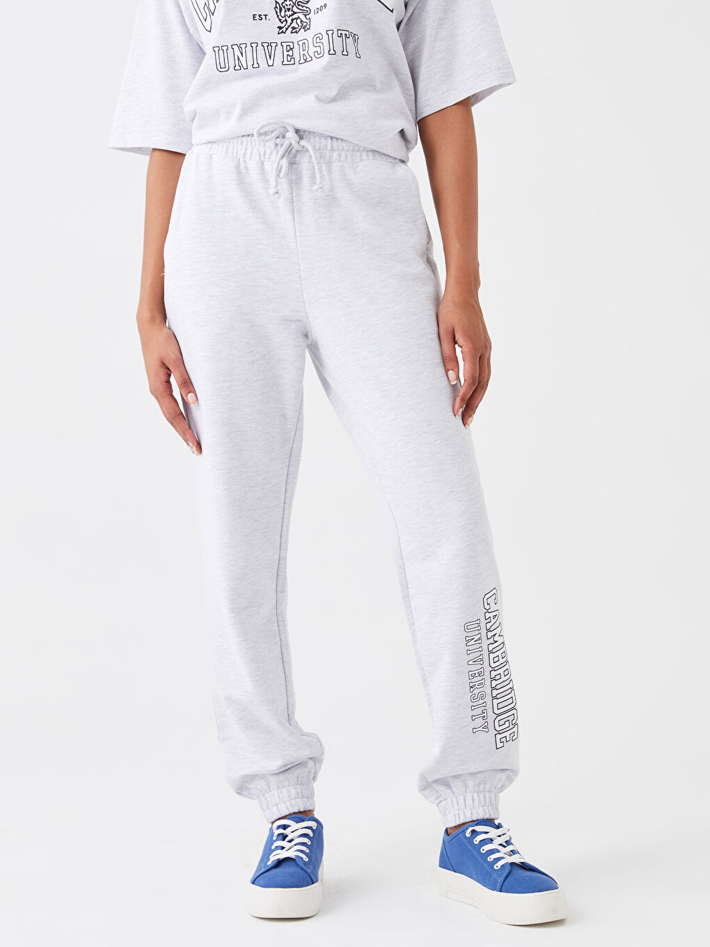 Gri Beli Lastikli Cambridge University Baskılı Kadın Jogger Eşofman Altı-3