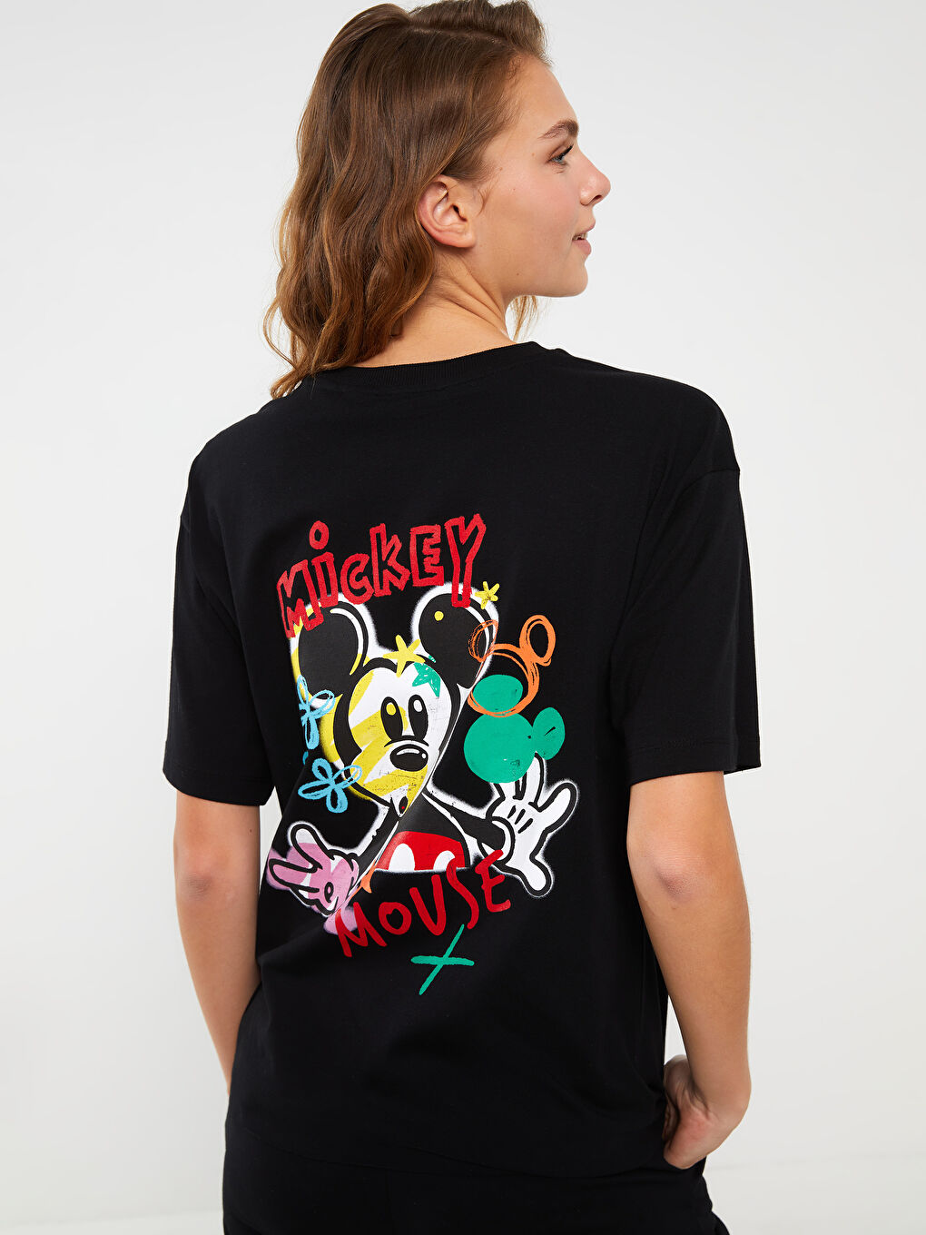 Siyah Bisiklet Yaka Mickey Mouse Baskılı Kısa Kollu Kadın Tişört-1