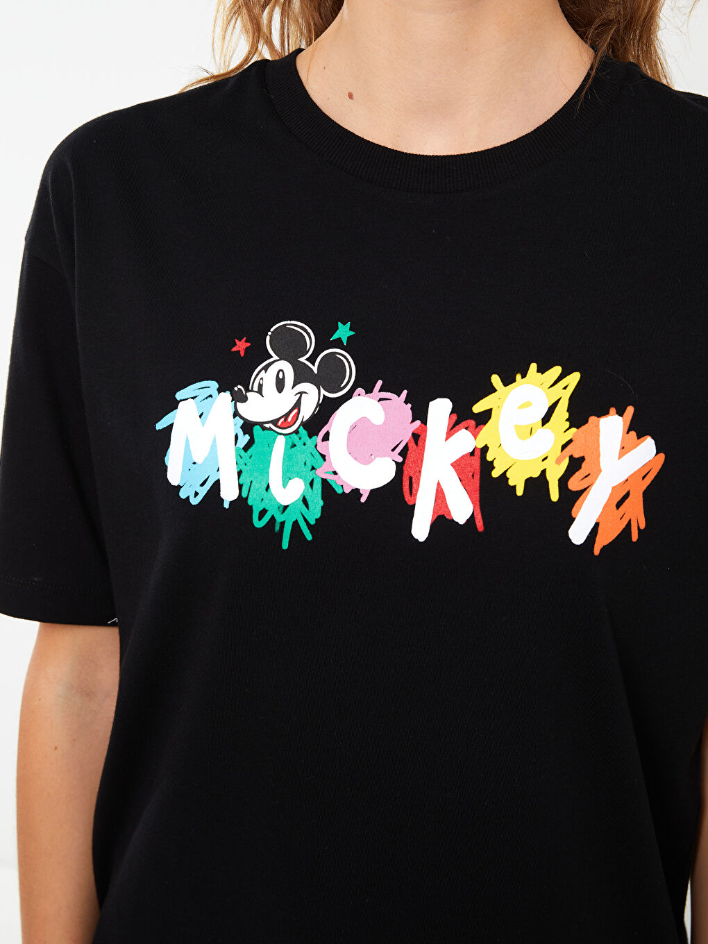 Siyah Bisiklet Yaka Mickey Mouse Baskılı Kısa Kollu Kadın Tişört-4