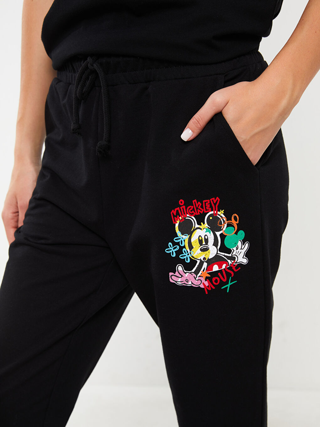 Žena CRNA Trenirke-4