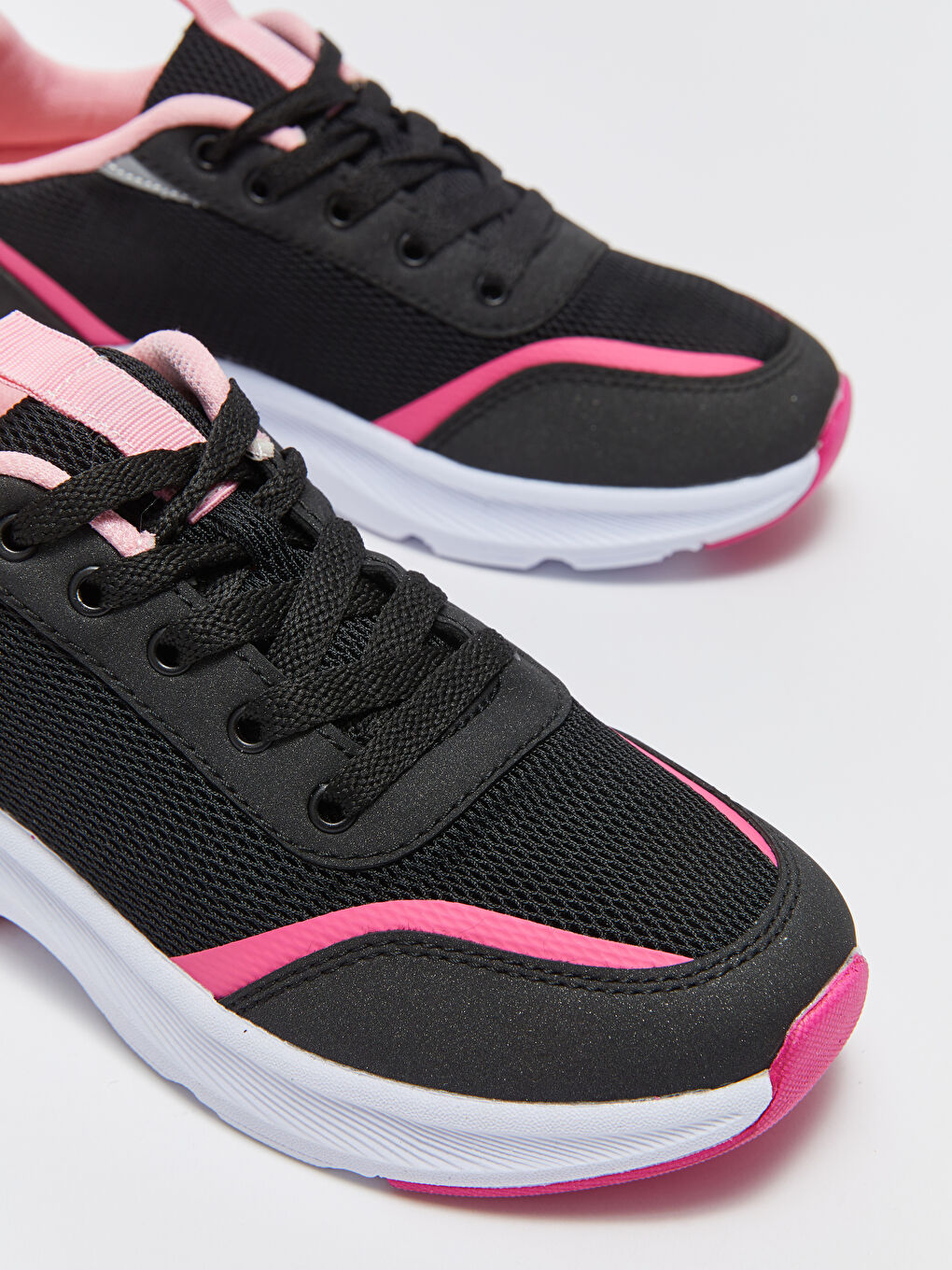 أحذية رياضية للبنات بأربطة-2