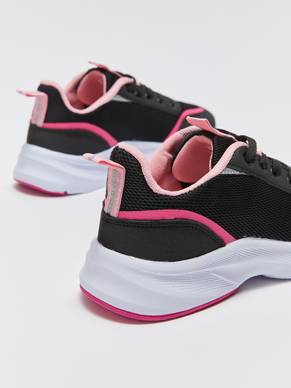 أحذية رياضية للبنات بأربطة-4